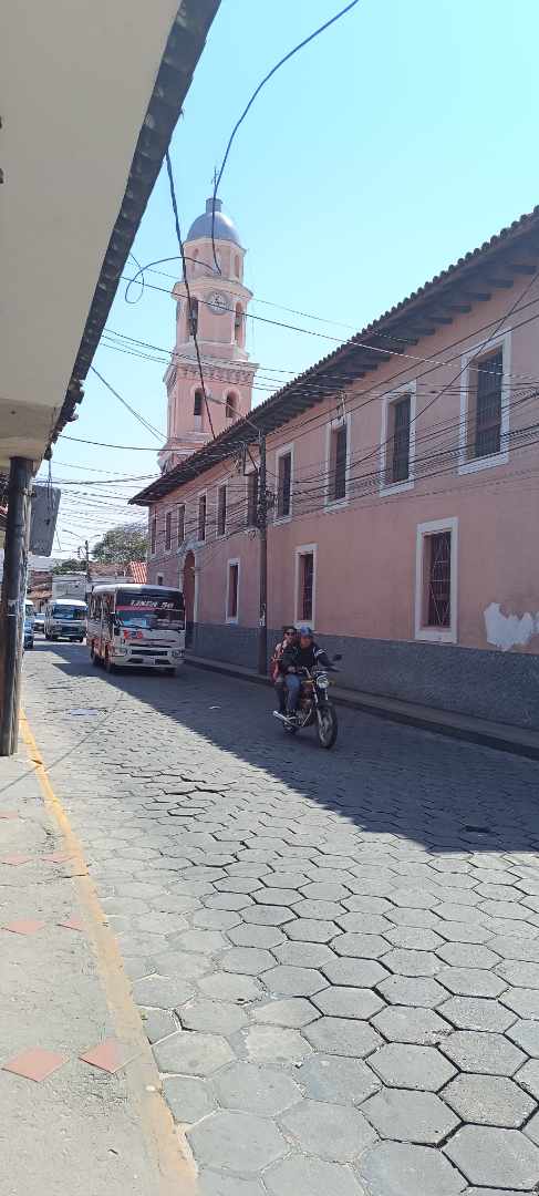 Casa en Centro en Santa Cruz de la Sierra 3 dormitorios 2 baños  Foto 3