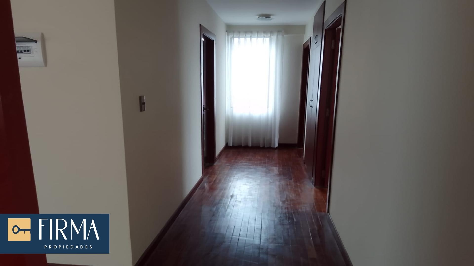 Departamento en Los Pinos en La Paz 3 dormitorios 4 baños 1 parqueos Foto 6