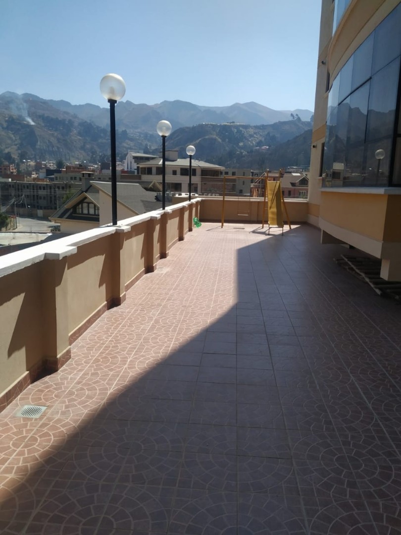 Departamento en Irpavi en La Paz 3 dormitorios 3 baños 1 parqueos Foto 6