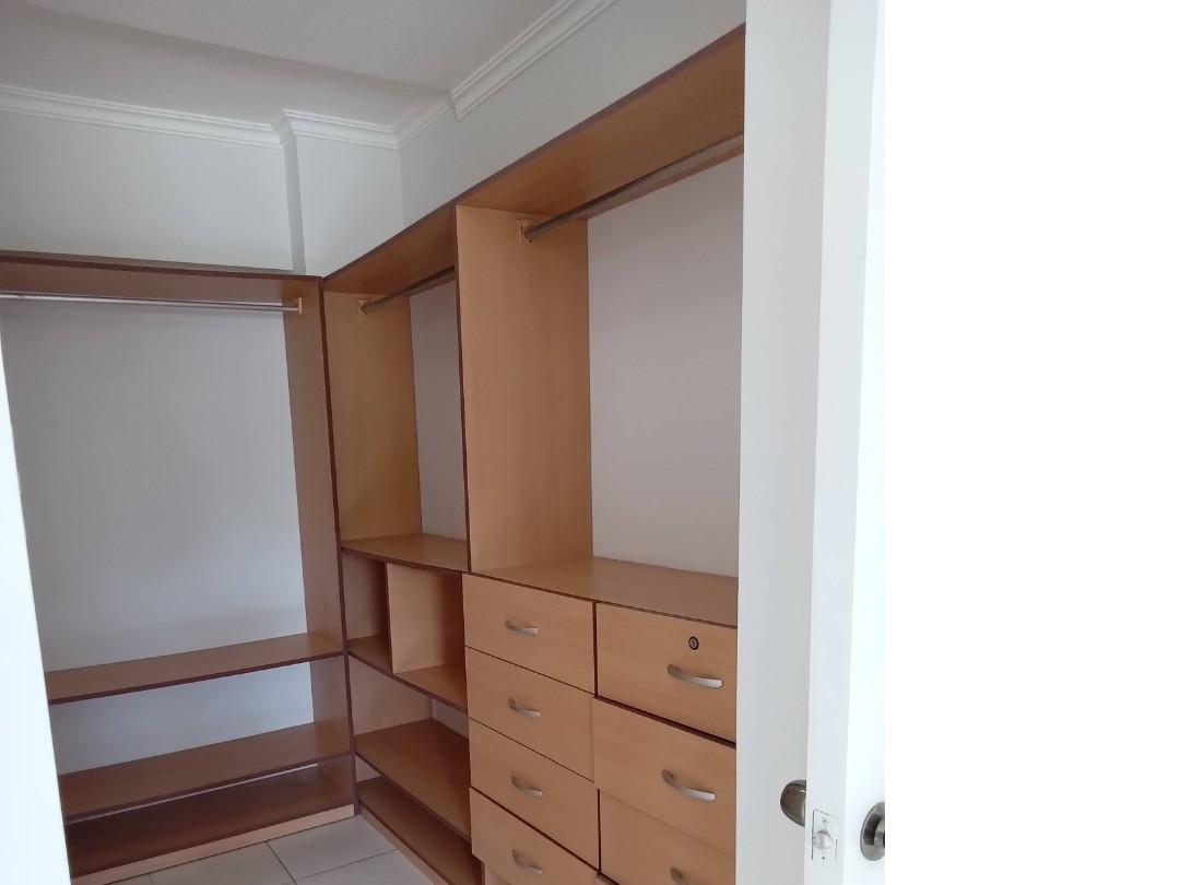 Departamento en VentaAv. Beni entre 4 y 5 anillo Condominio Valeria 1 Foto 27