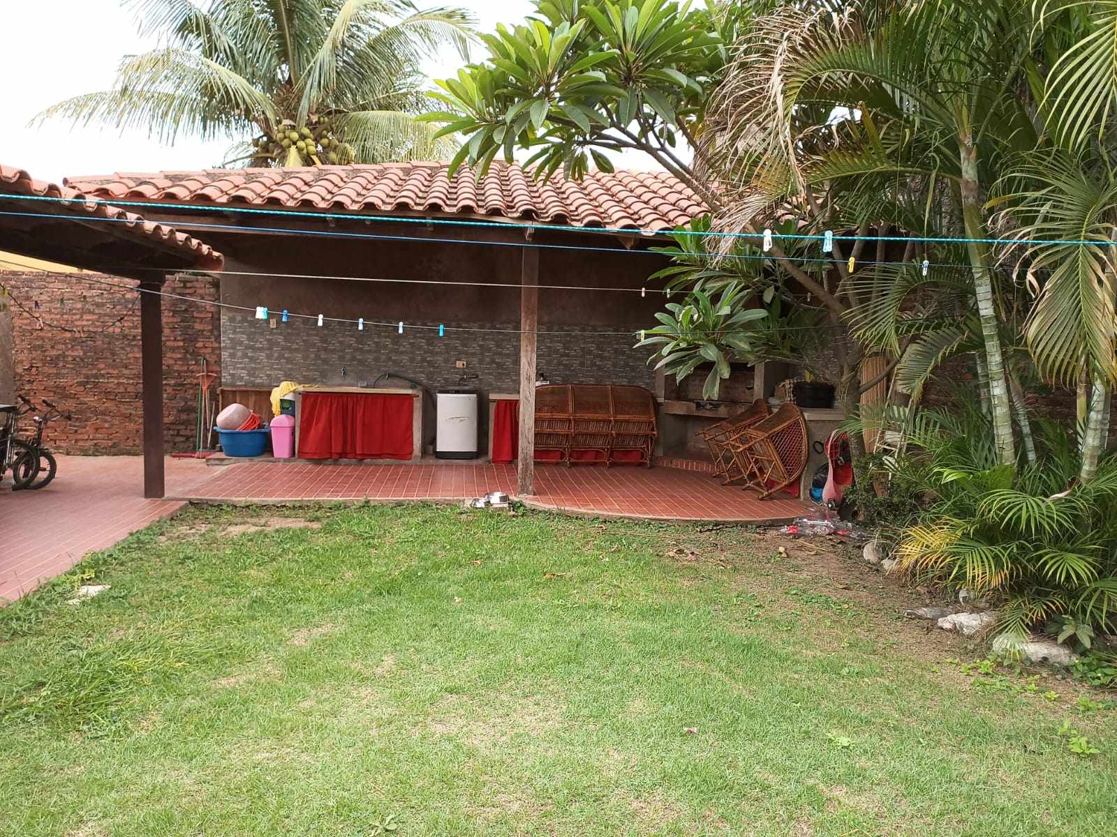 Casa en VentaURB TOBOROCHI ZONA SUR CALLLE EL NOGAL ; Líneas De Micro 1, 115, 116, 77, 78, 120
zona Sur
colinda Con Barrio El Caminero / Blooming / Las Amaericas / El Paraiso 3 dormitorios 1 baños 2 parqueos Foto 4