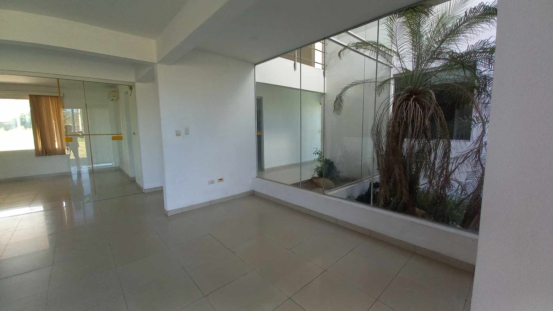 En Alquiler a $us 3,500 Foto 3
