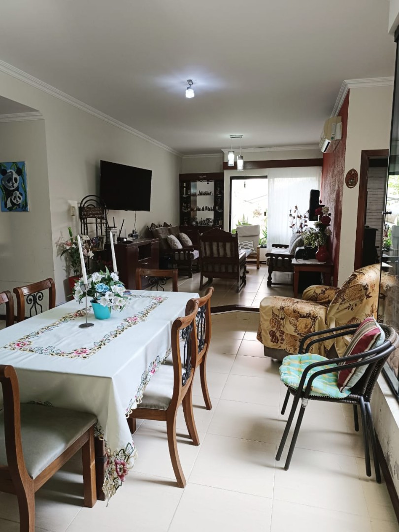 Casa en VentaB. Petrolero Norte Entre Av Alemana y Av Beni  casi 2do. anillo Foto 6