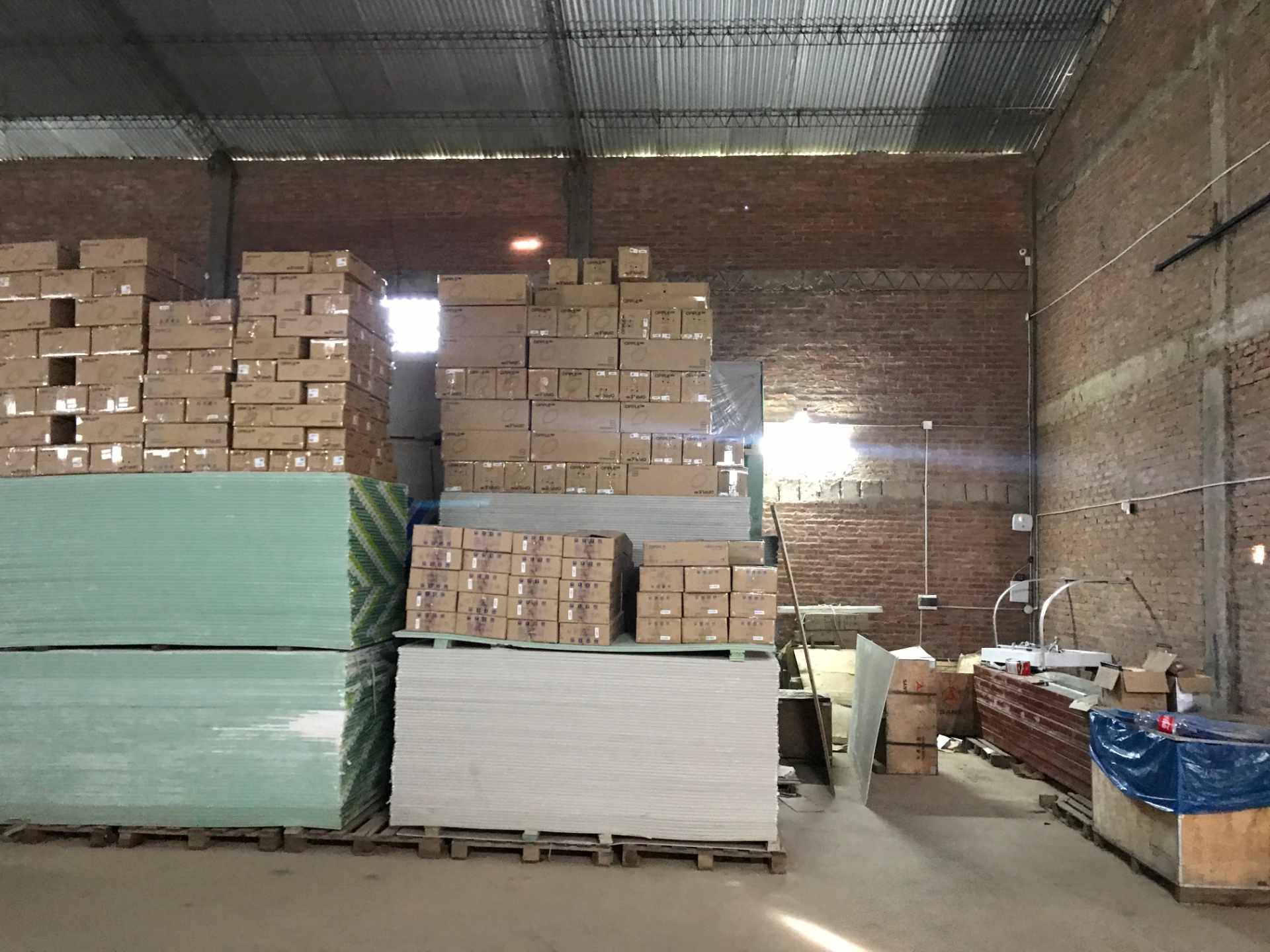 Galpón en VentaParque Industrial entre 6to y 7mo anillo atrás de Coca Cola.  Foto 11