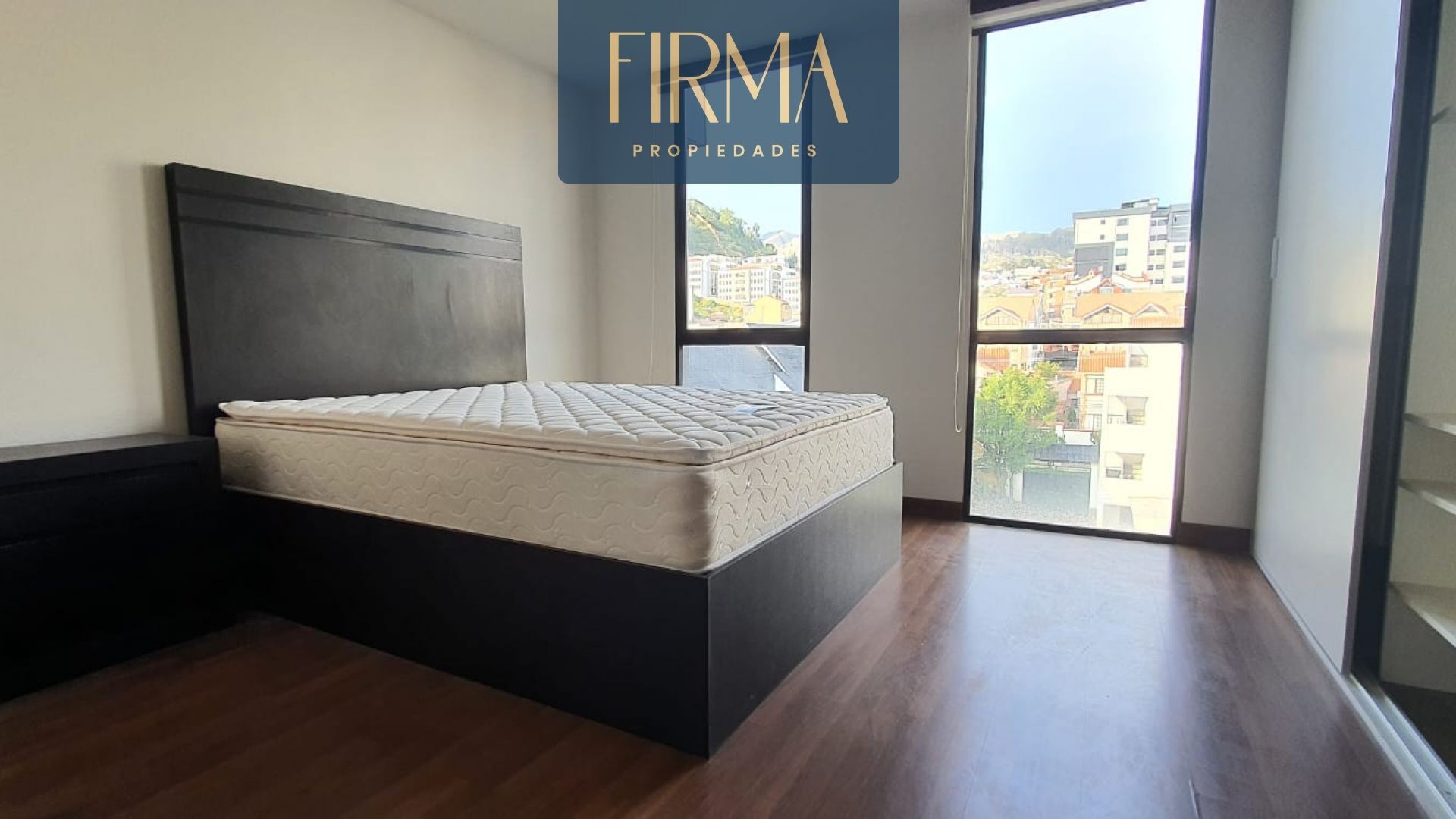 Departamento en Achumani en La Paz 2 dormitorios 3 baños 1 parqueos Foto 5