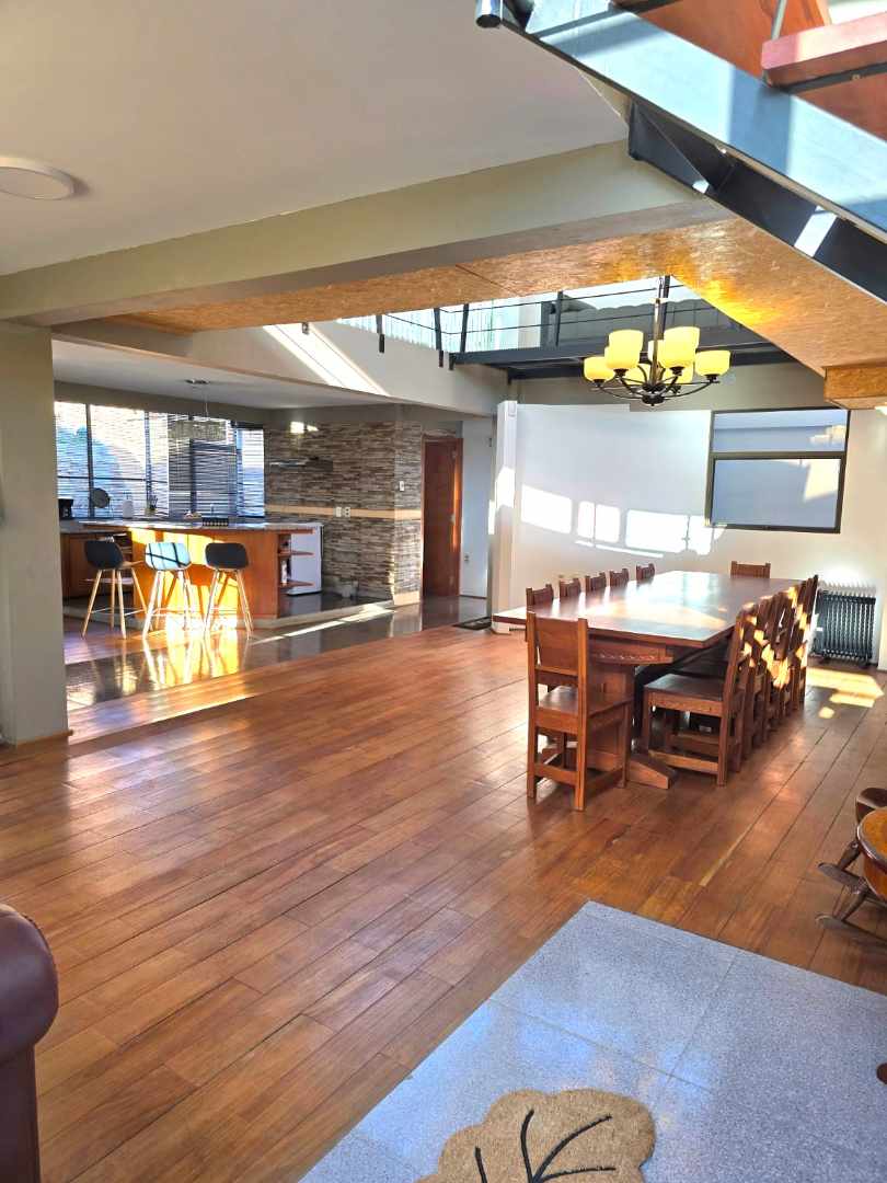 Casa en Achumani en La Paz 2 dormitorios 5 baños 2 parqueos Foto 42