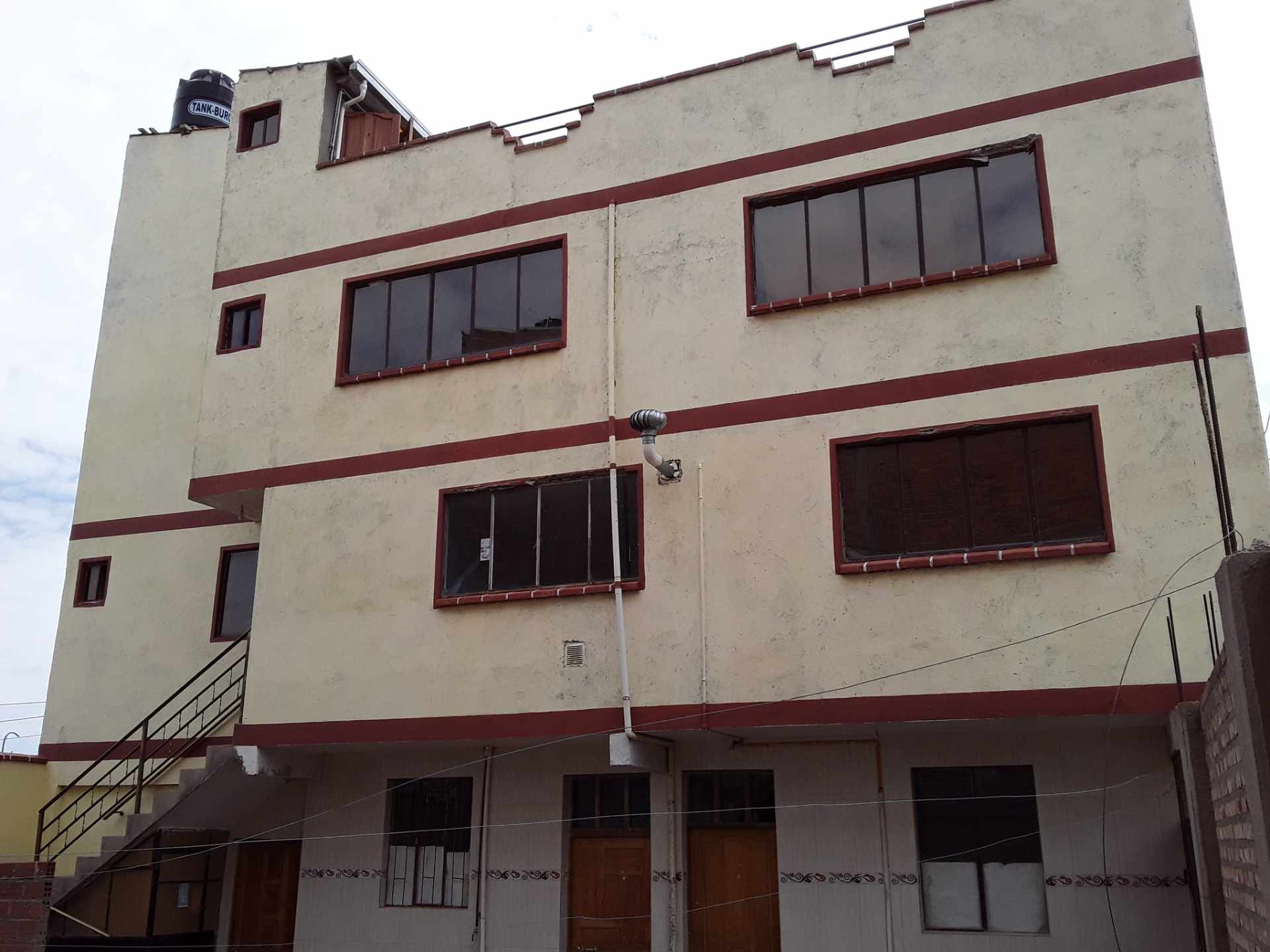 Casa en VentaSebastian Barba de Padilla y Encinas Nieto. Cerca YPFB 6 dormitorios 4 baños  Foto 5