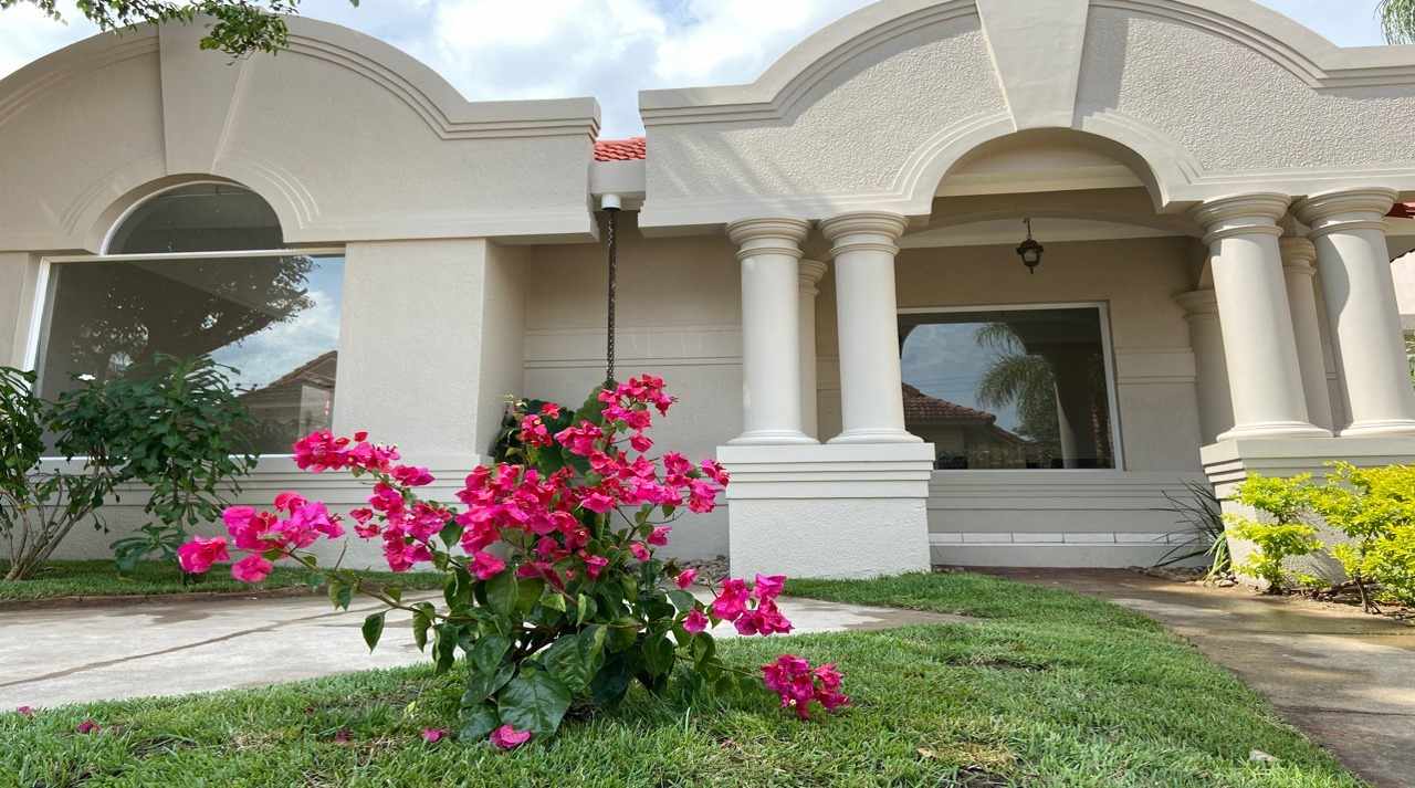 Casa en Entre 4to y 5to anillo Oeste en Santa Cruz de la Sierra 3 dormitorios 3 baños 2 parqueos Foto 7