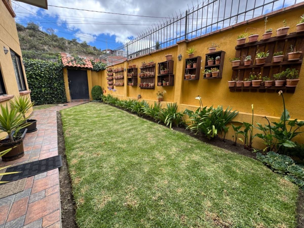 Casa en VentaACHUMANI URB. LOS ROSALES 4 dormitorios 4 baños 3 parqueos Foto 22