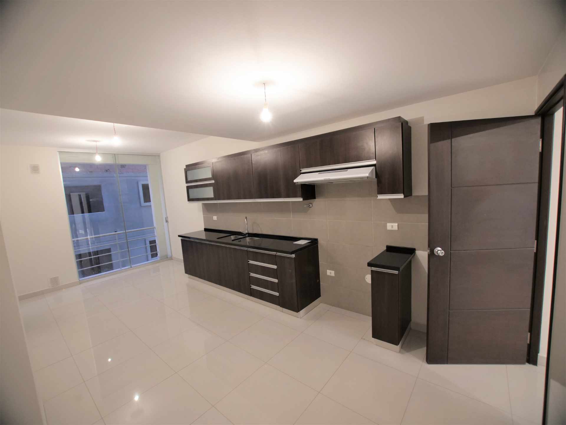 Departamento en Las Cuadras en Cochabamba 4 dormitorios 4 baños 1 parqueos Foto 5