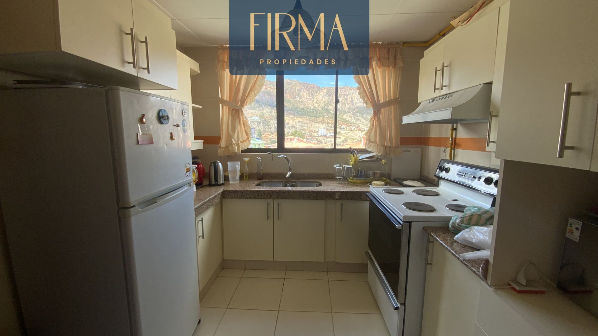 Departamento en VentaLOS PINOS 3 dormitorios 4 baños 1 parqueos Foto 4