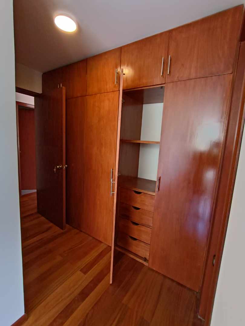 Departamento Av. Ovando Candia, esquina calle 17 Foto 6