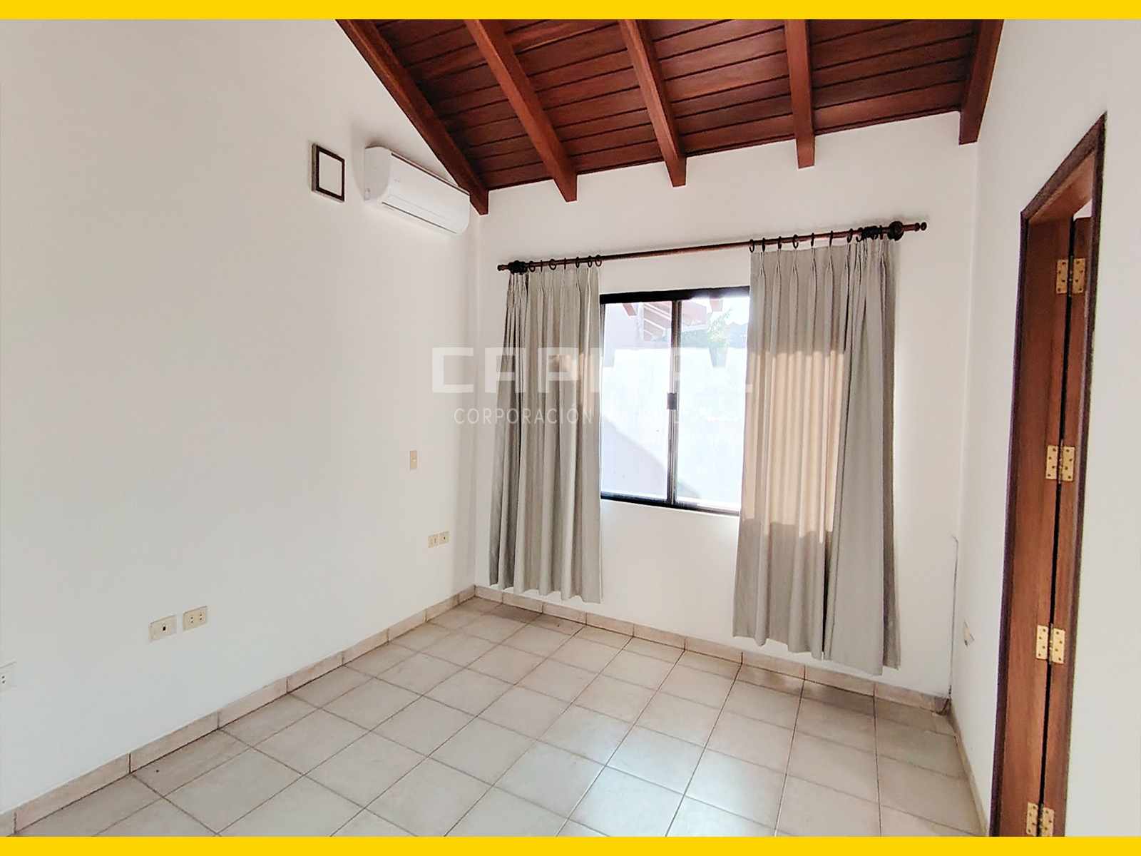 Casa en Entre 4to y 5to anillo Norte en Santa Cruz de la Sierra 2 dormitorios 5 baños 3 parqueos Foto 10