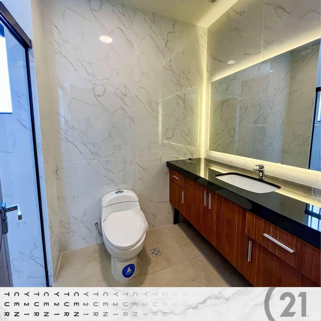 Casa en VentaCasa a estrenar en venta (Av. Alemana 7mo. anillo) 4 dormitorios 3 baños 2 parqueos Foto 17
