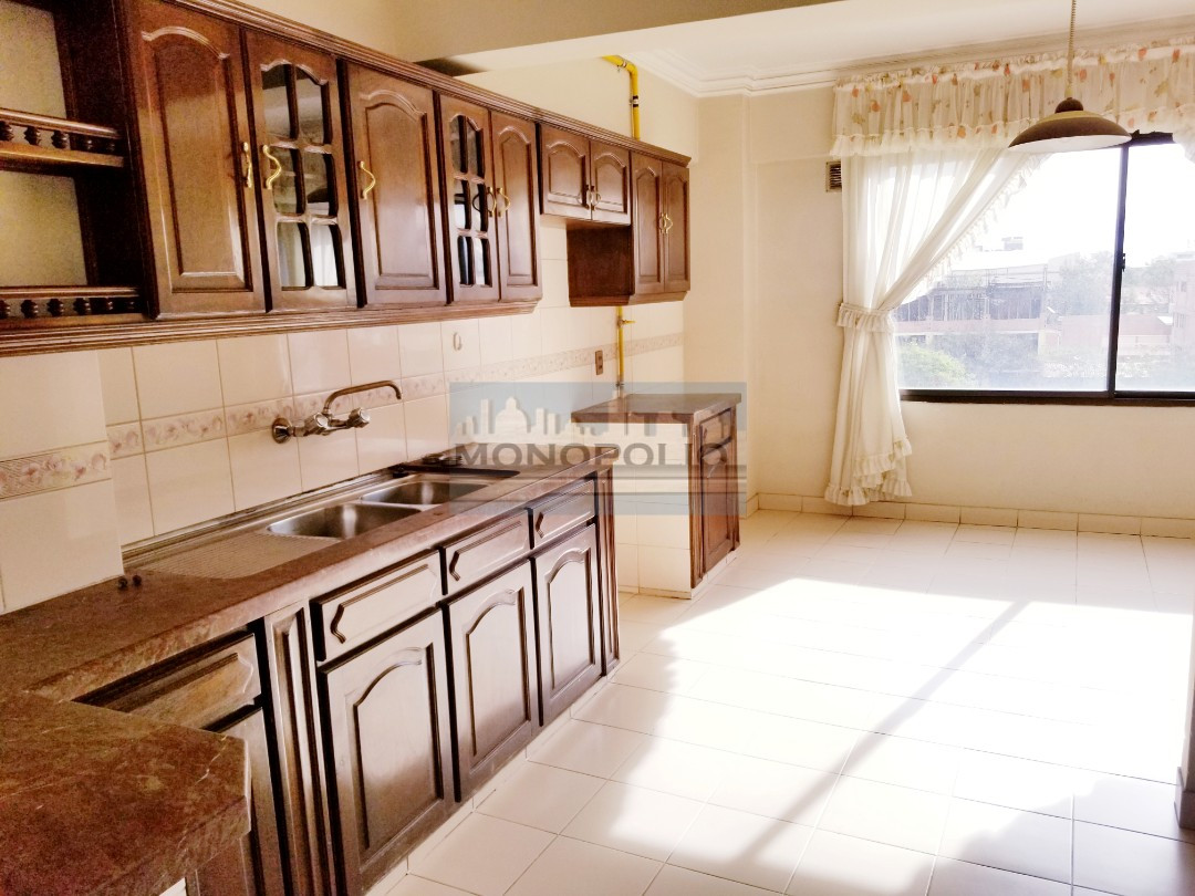 Departamento en VentaInmediaciones plazuela Colon 3 dormitorios 4 baños 1 parqueos Foto 8