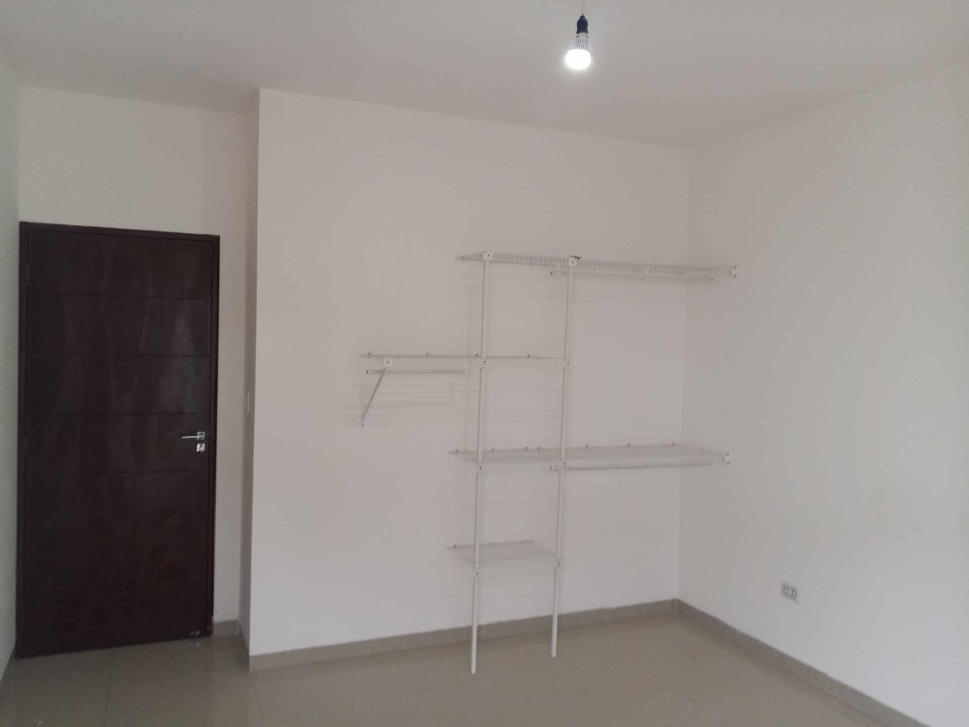 Casa [CONDOMINIO JERUSALEN| 4TO. Y 5TO. ANILLO ZONA NORTE ENTRE RADIAL 26 Y 27 CERCA DE MALL LAS BRISAS] ALQUILER SIN MUEBLES CASA DE 2 PLANTAS, DE 3 DORMITORIOS PET FRIENDLY, CON DEPENDENCIAS Y PARQUEO TECHADO Foto 19