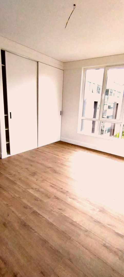 Departamento en Achumani en La Paz 3 dormitorios 4 baños 1 parqueos Foto 5