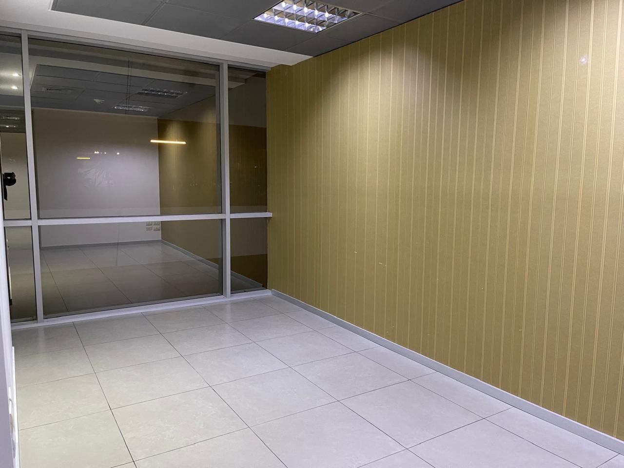 Oficina en Alquiler★¿Está Buscando más Prestigio para su Empresa? ★ Esta oficina en la Torre Dúo, es la solución. Foto 9