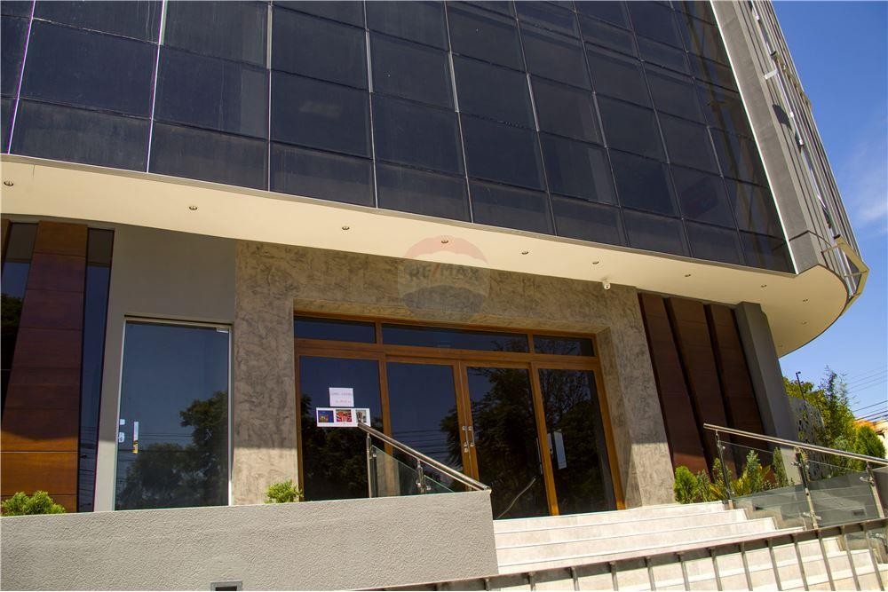 Oficina en AlquilerRamon Rivero - esq. Av Papa Paulo - Centro - Cochabamba Foto 6