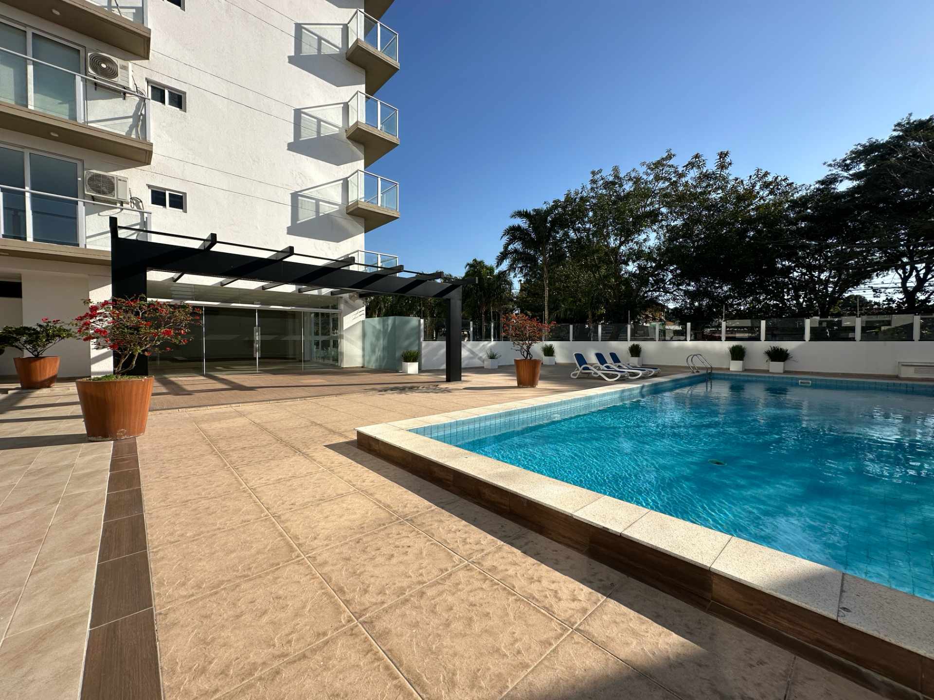 Departamento en VentaCond. San Francisco Norte, Av. Banzer entre 2do y 3er anillo Foto 2