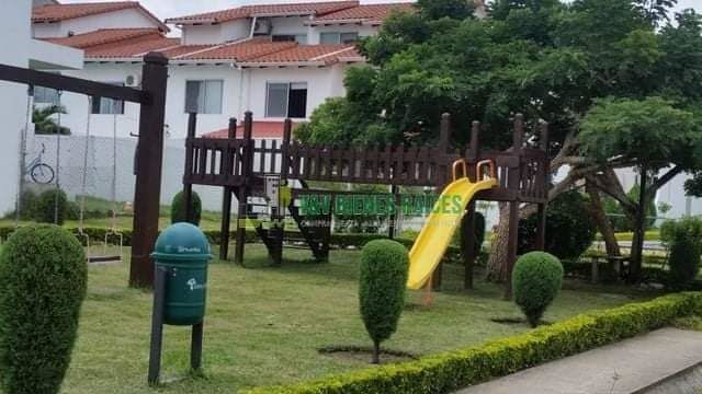 Casa en VentaCONDOMINIO JARDU¡INES DOS 3 dormitorios 5 baños 2 parqueos Foto 4