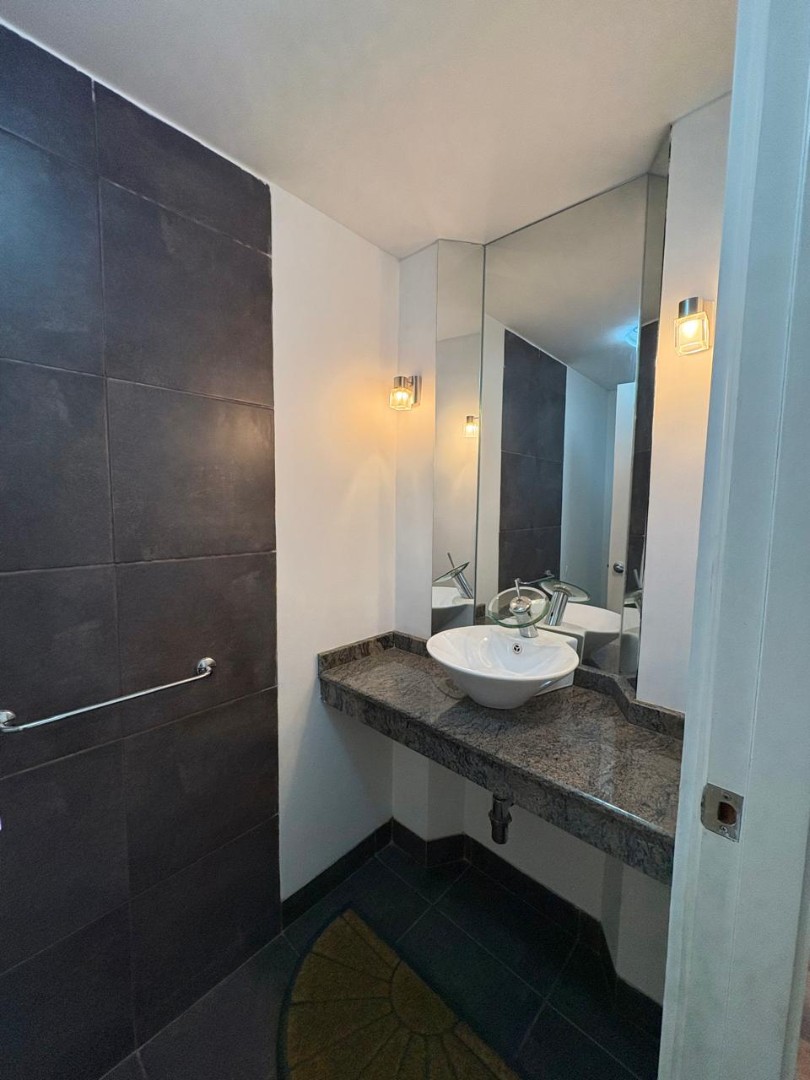 Departamento en Calacoto en La Paz 2 dormitorios 3 baños 1 parqueos Foto 4