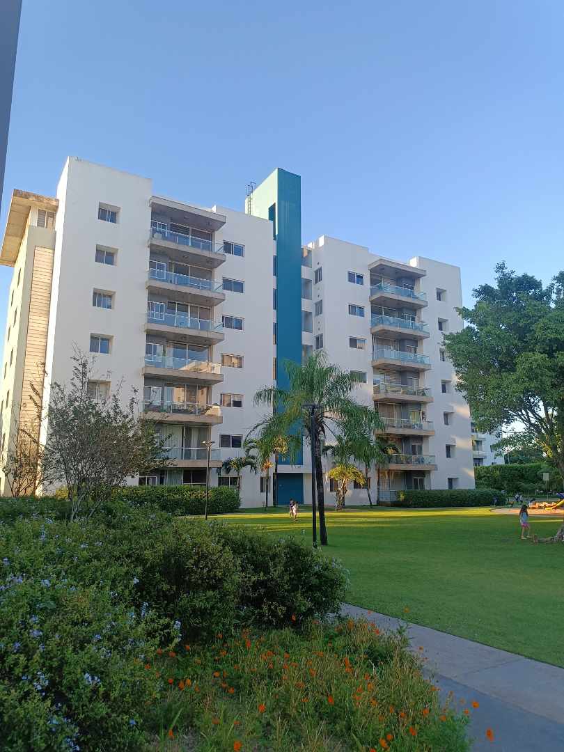 Departamento en Entre 4to y 5to anillo Oeste en Santa Cruz de la Sierra 3 dormitorios 3 baños 2 parqueos Foto 4