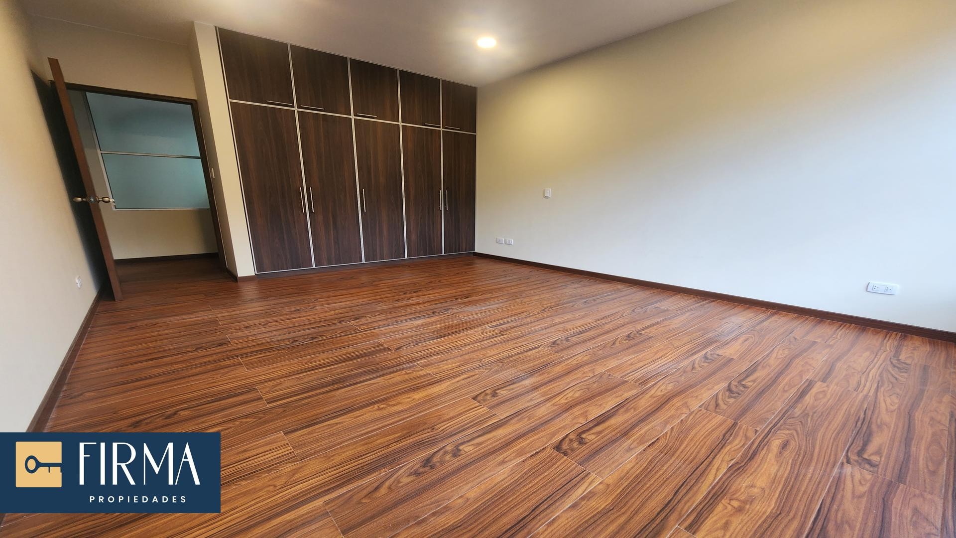 Departamento en VentaDEPARTAMENTO A ESTRENAR EN ACHUMANI 3 dormitorios 3 baños 1 parqueos Foto 12
