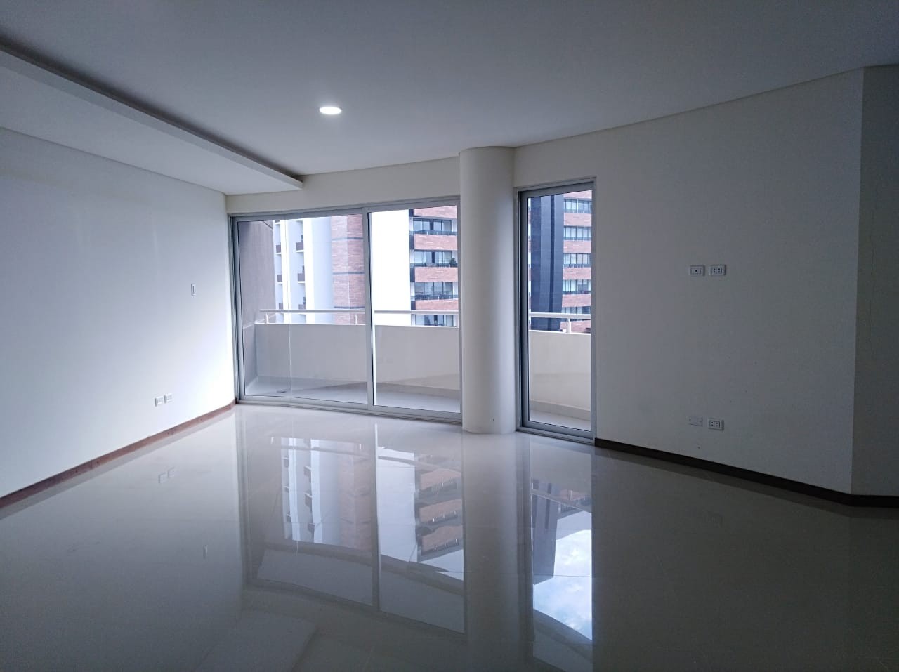 Departamento en Equipetrol en Santa Cruz de la Sierra 3 dormitorios 3 baños 3 parqueos Foto 8