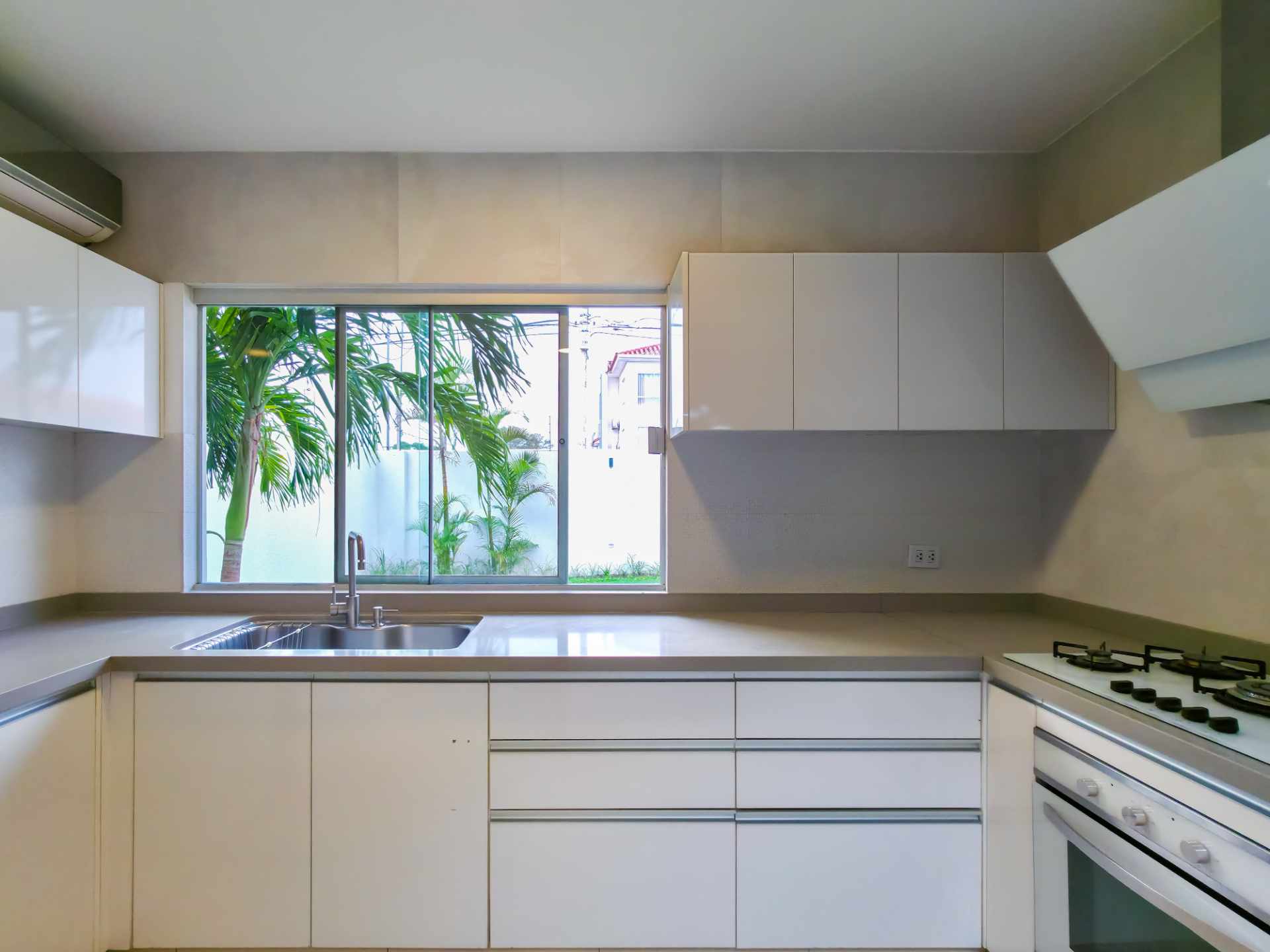 Casa en VentaAv Pirai 6to anillo Condominio Palma mallorca 4 dormitorios 4 baños 4 parqueos Foto 19