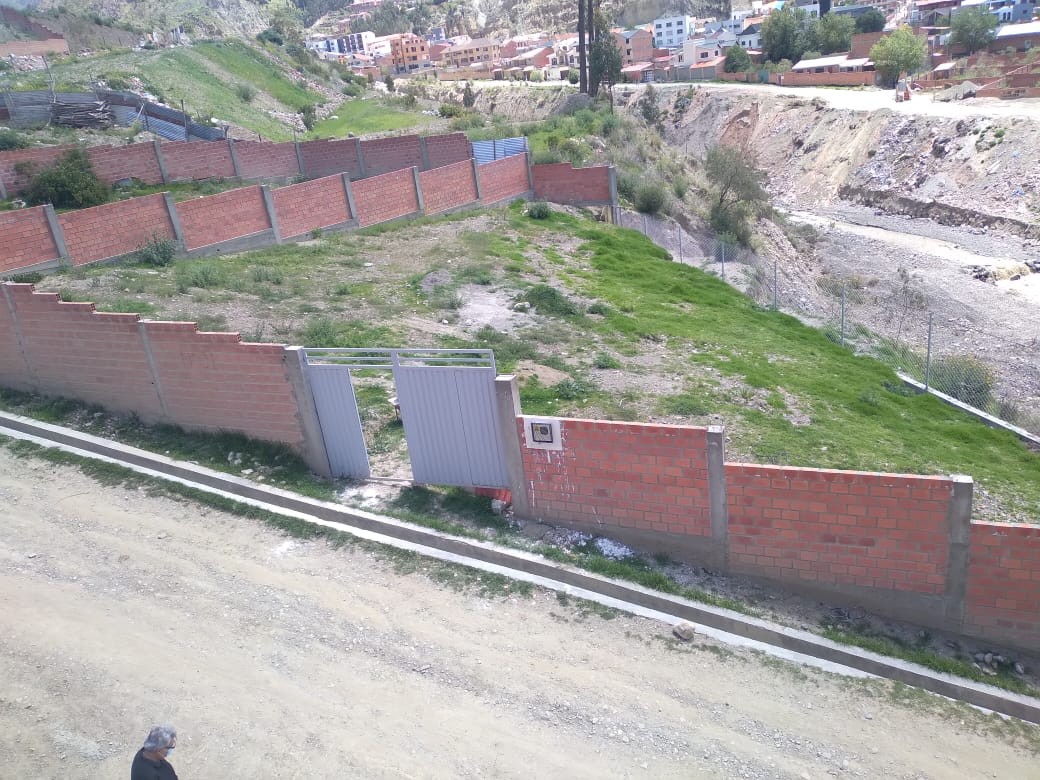 Terreno en Pampahasi en La Paz    Foto 1