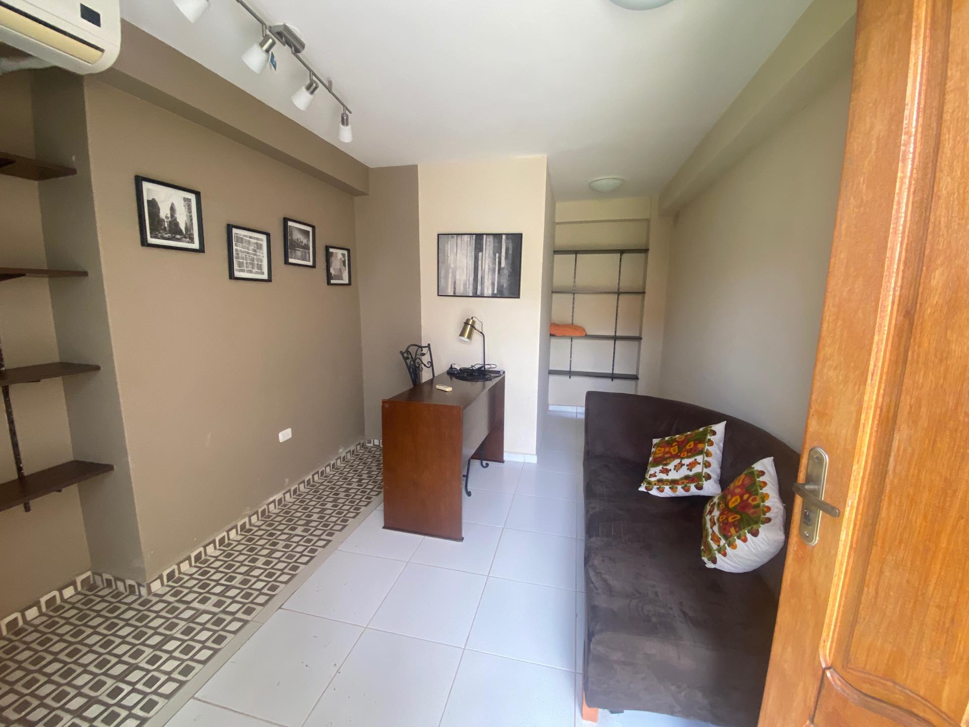 Casa en Entre 8vo y 9no anillo Norte en Santa Cruz de la Sierra 4 dormitorios 4 baños 2 parqueos Foto 8