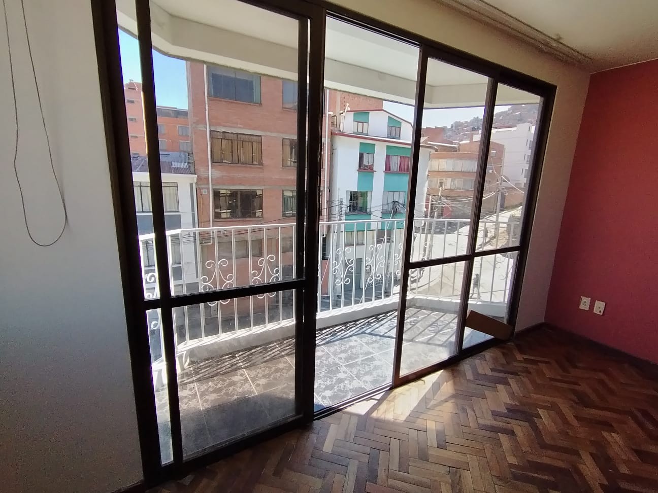 Departamento en AlquilerAvenida 31 de Octubre esquina calle 7 Zona Villa San Antonio 3 dormitorios 3 baños  Foto 4