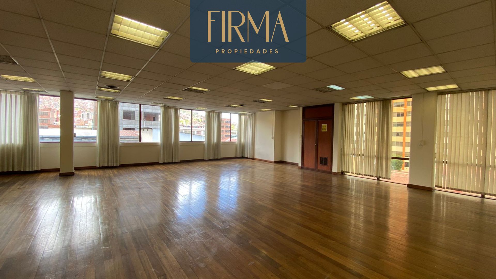 Oficina en Miraflores en La Paz  4 baños  Foto 1