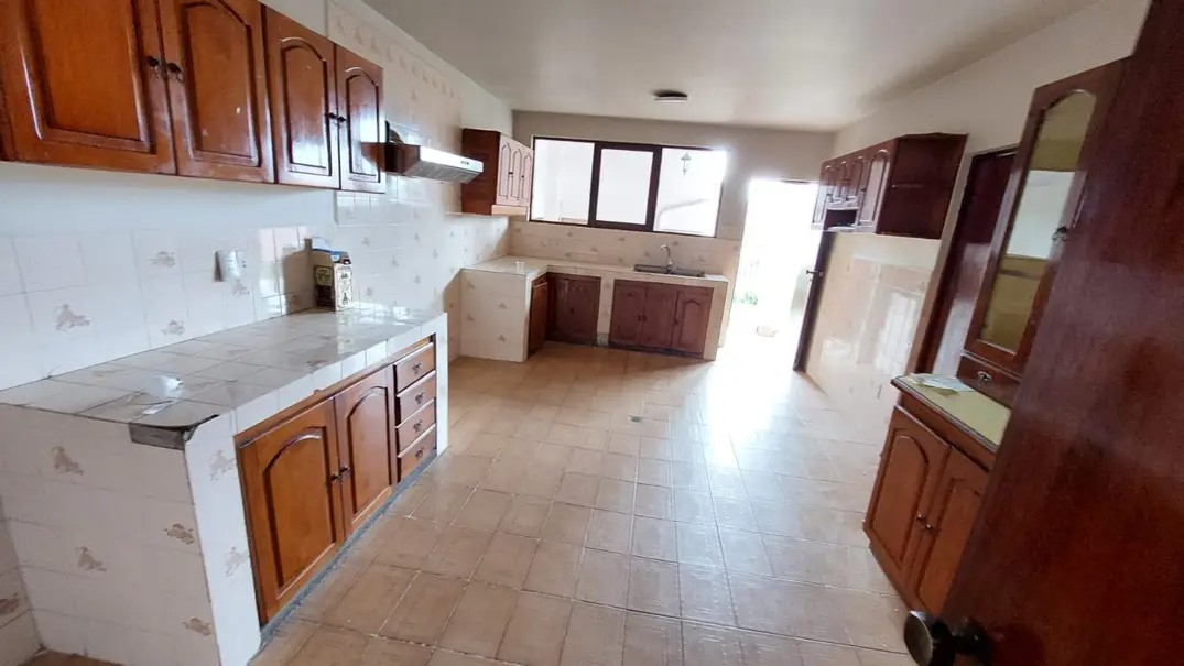 Casa en Seguencoma en La Paz 4 dormitorios 3 baños  Foto 7