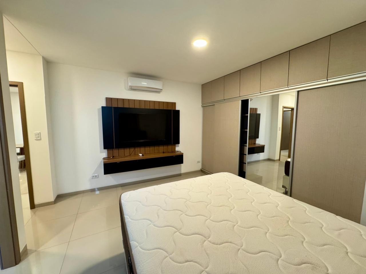 Departamento en Entre 2do y 3er anillo Oeste en Santa Cruz de la Sierra 2 dormitorios 2 baños  Foto 9