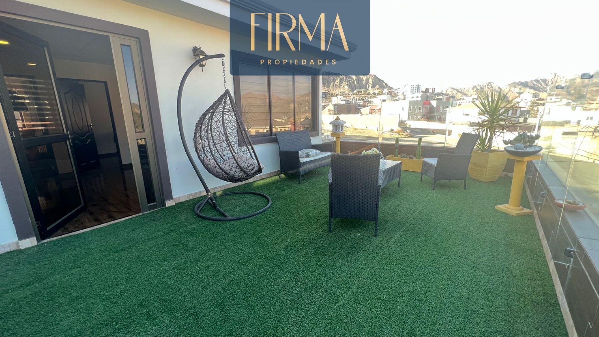 Casa en VentaCOMPRA ESTA CASA EN MALLASILLA 4 dormitorios 6 baños 2 parqueos Foto 5