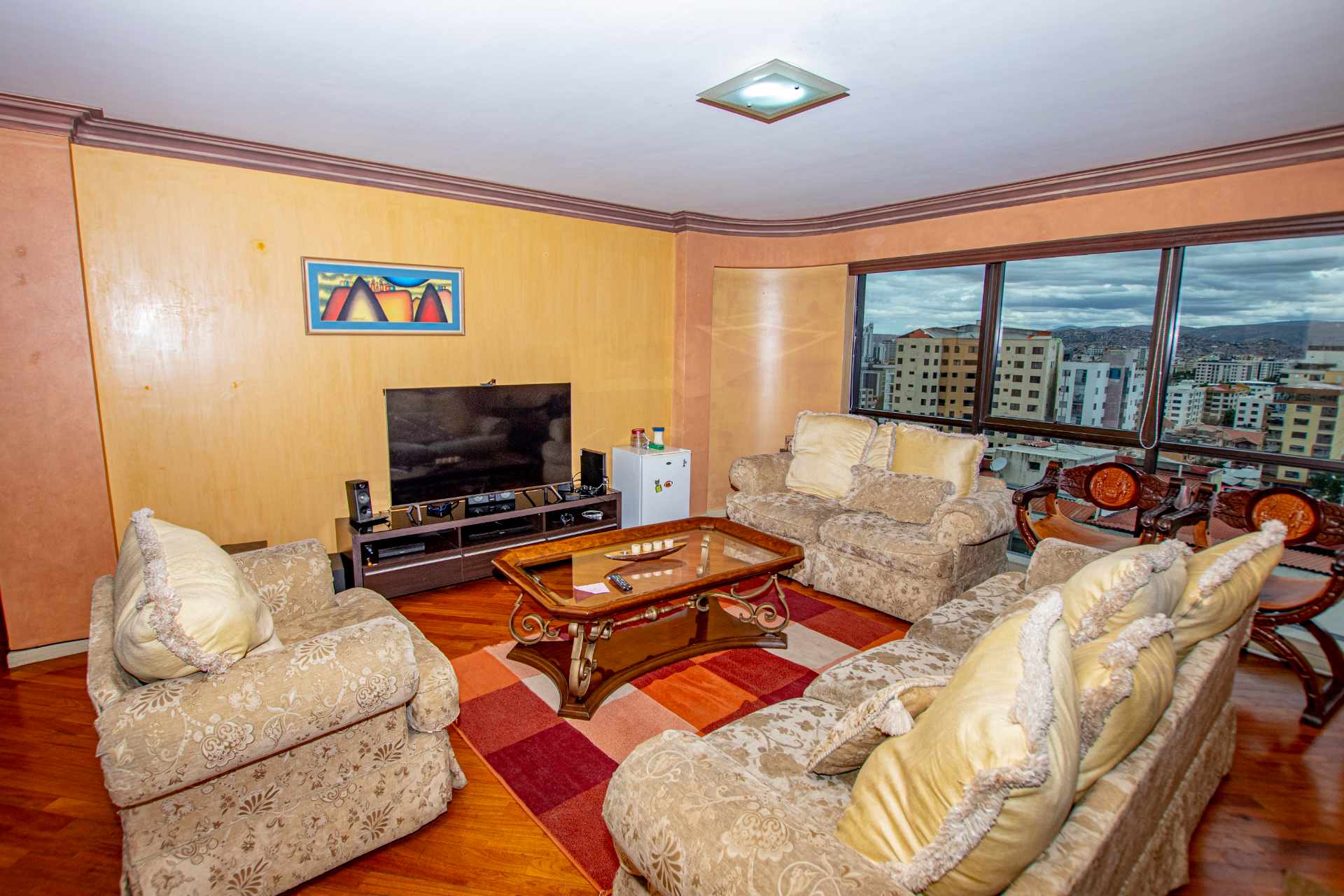 Departamento en AlquilerAv. Santa Cruz esq. Av. América Foto 2