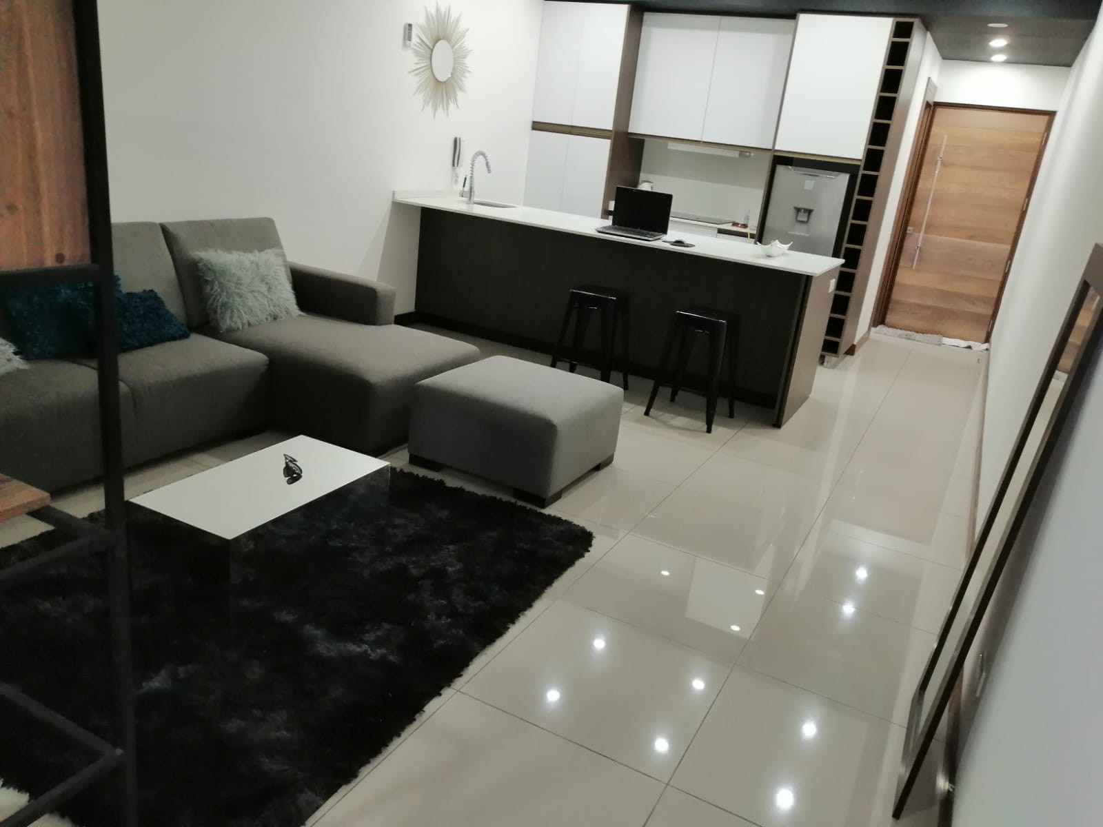 Departamento SKY PLAZA EQUIPETROL - VENTA EXCELENTE MONOAMBIENTE DE LUJO Foto 6