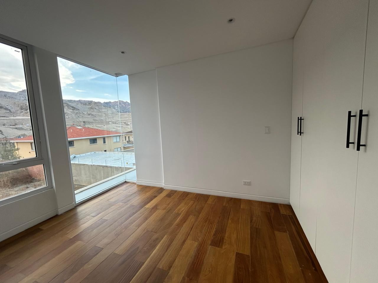 Casa en Mallasilla en La Paz 4 dormitorios 5 baños 3 parqueos Foto 10