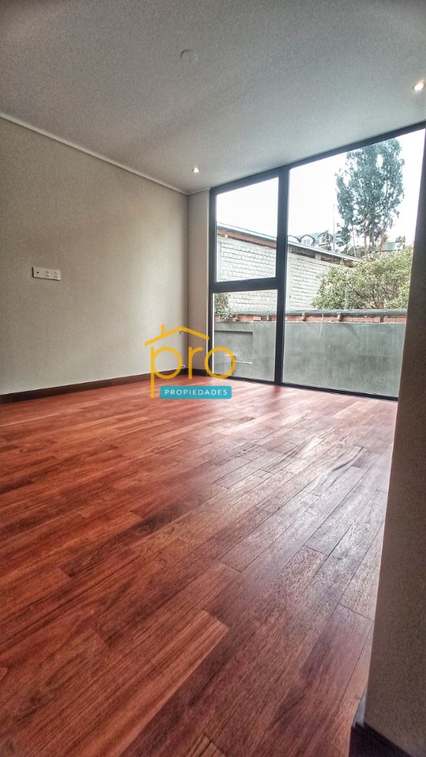 Departamento en Los Pinos en La Paz 2 dormitorios 2 baños 1 parqueos Foto 1