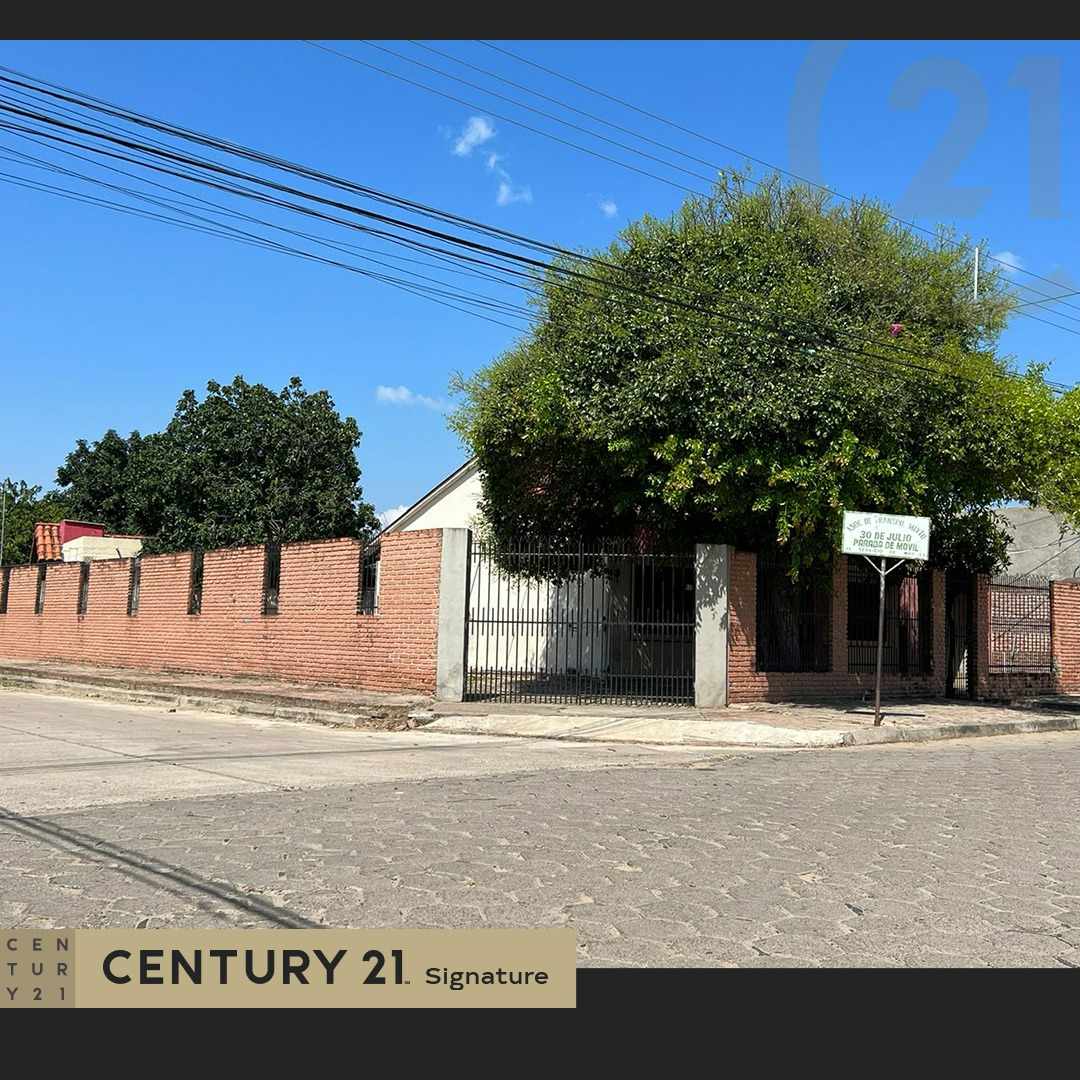 Casa en VentaCASA EN VENTA CALLE DELMIRA CUELLAR ESQUINA MOTACU-WARNES Foto 7