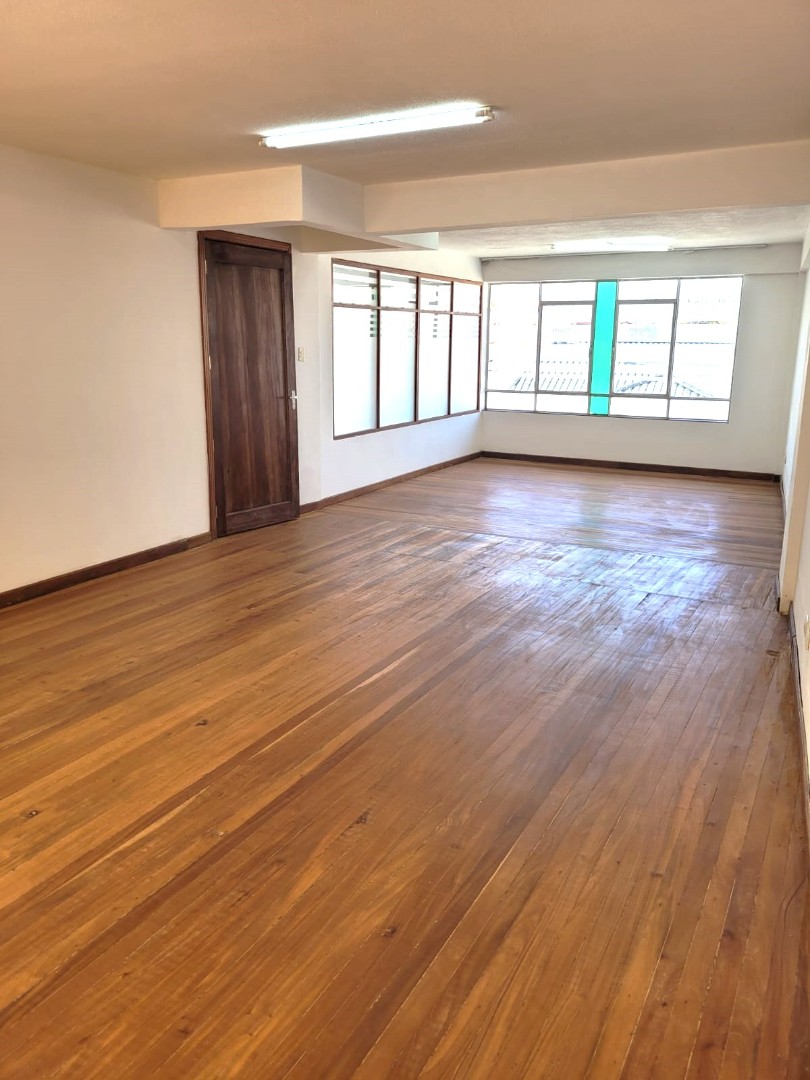 Casa en AlquilerSOPOCACHI -  CASA EN ALQUILER O VENTA -  PARA OFICINAS - 3 PLANTAS  21 dormitorios 5 baños 5 parqueos Foto 13