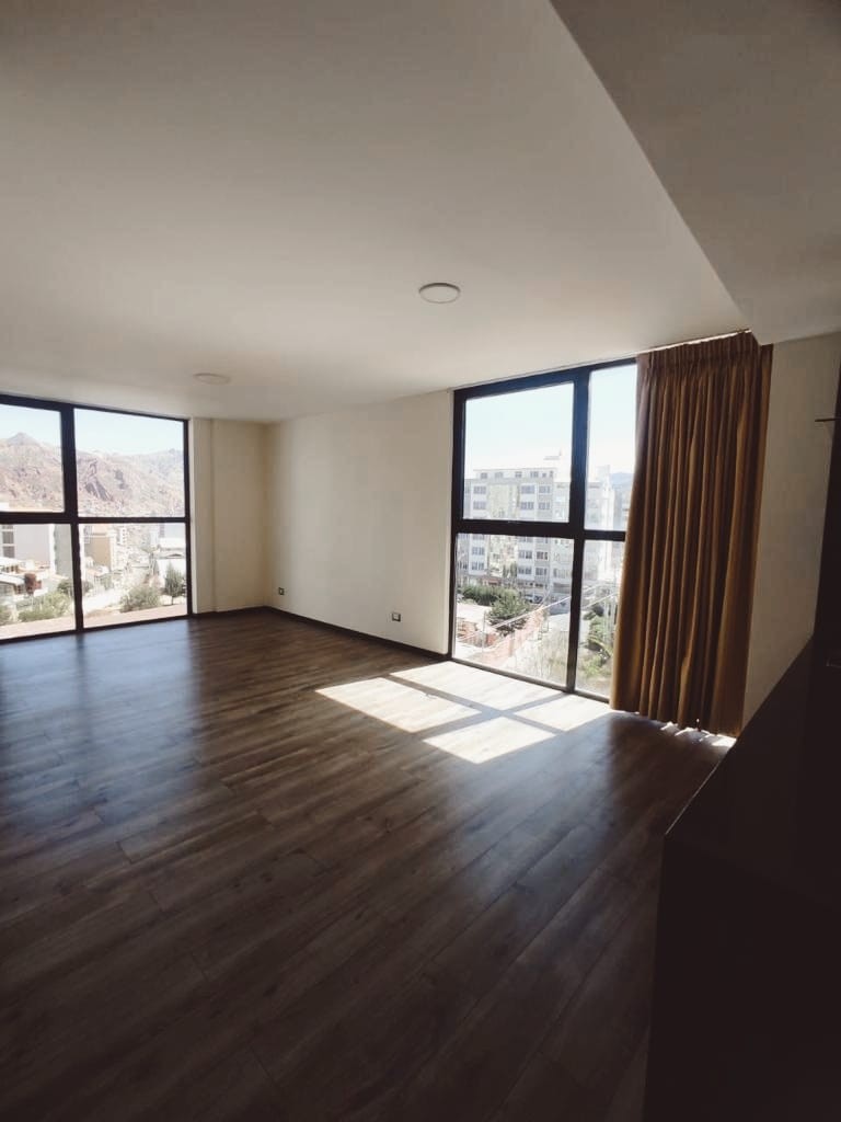 En Alquiler a $us 400 Foto 1