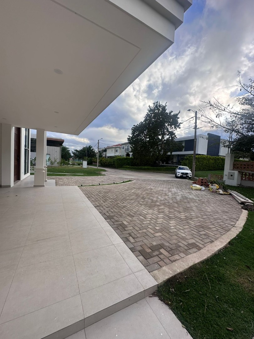 En Venta a $us 360,000 Foto 24