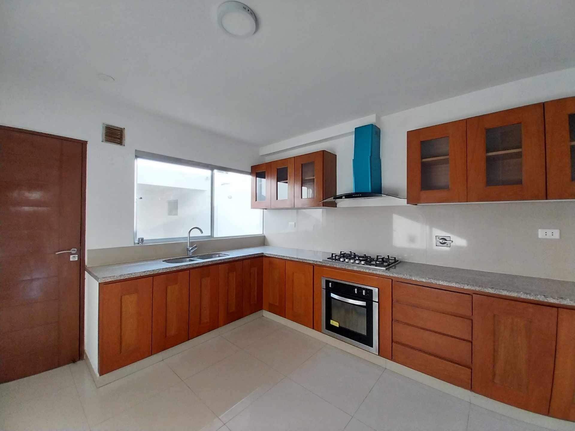 Casa en AlquilerAV. BANZER (6º y 7º Anillo)📍 Ubicación: Detrás del Hipermaxi Foto 5