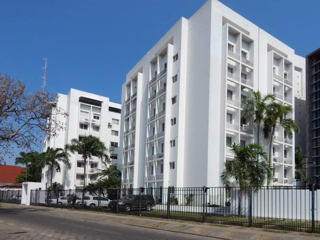 Departamento Av. Beni 2do anillo- DPTO AMOBLADO de 3 DORMITORIOS  Foto 9