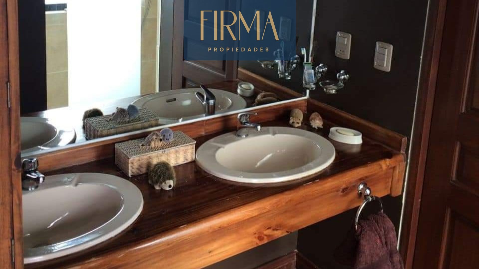 Casa en VentaLas Lomas de Achumani 3 dormitorios 3 baños 2 parqueos Foto 8