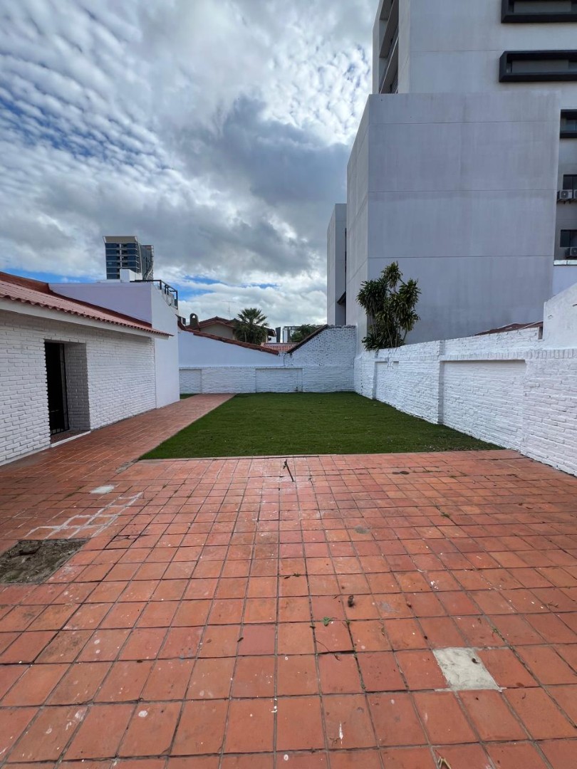 Casa en Equipetrol en Santa Cruz de la Sierra 3 dormitorios 3 baños 5 parqueos Foto 3