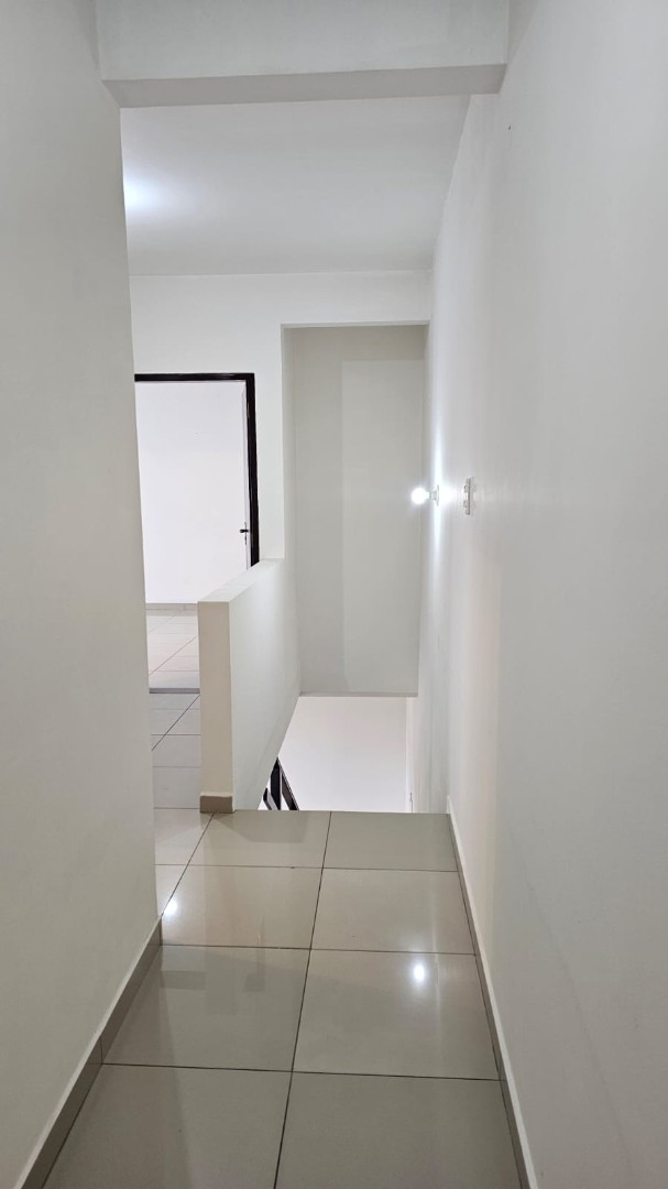 Casa en AlquilerEn el Urubo alquilo hermosa casa de 2 pisos de 3 dormitorios  3 dormitorios 4 baños 2 parqueos Foto 9